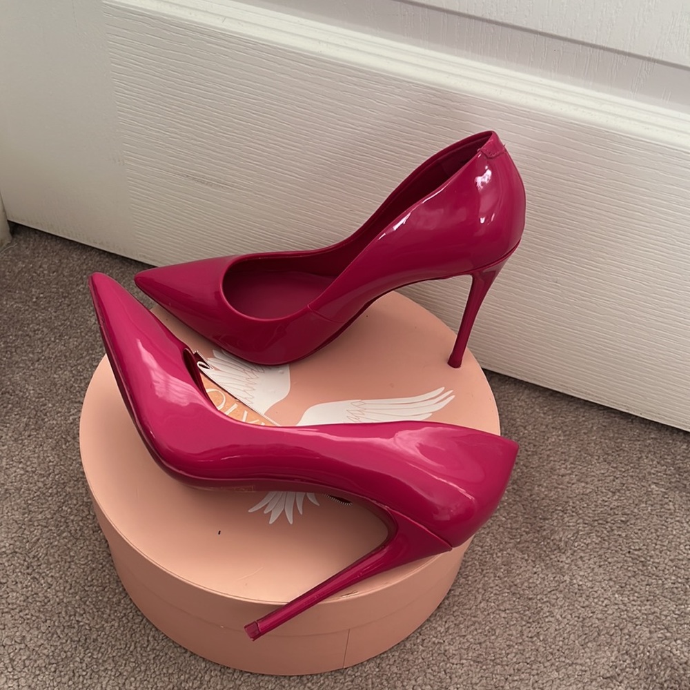 Also hot pink heels